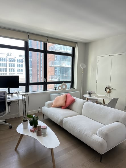 # **Sublet Studio Alcove in LIC****March 4th to May 30th (dates flexible)**Fully furnished studio +