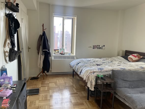 **1 BEDROOM LEASE TAKEOVER AVAILABLE**Looking for a new roommate to take over 1 Bedroom in our 3B1B