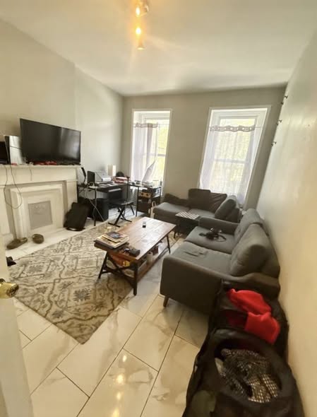 🔥BEDSTUY CHEAP 1 BED ON GATES - $2495🔥📍912 Gates Ave. - Bedstuy1 Bed | 1 Bath - $2,495*Available 