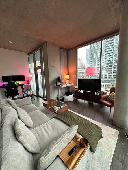 🏙️ RENT-STABILIZED 1-BEDROOM / 1-BATHROOM APARTMENT – MURRAY HILL📍 Location: 330 E 38th St, New Yo