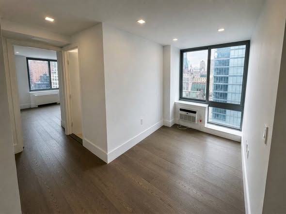 📅 Move-In Available: Jul 13 – Aug 12📌 1 bed / 1 bath · Premium NYC rental🎁 No Broker Fee · Roomma