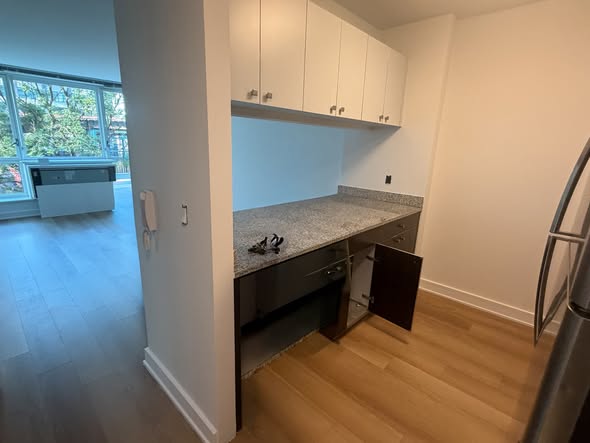 **LIC - Queens · 43rd Ave & Crescent St, Queens, NY 11101 ** 1B1B · 306  · No Broker Fee - 12-month 