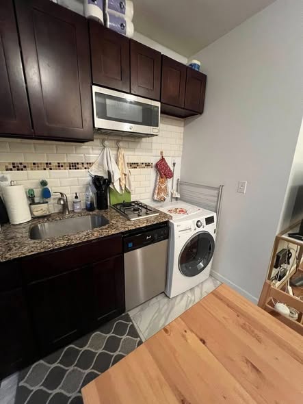 LEASE TAKEOVER MARCH 1Looking for a roommate to take over a lease for a 2-bed & 2-bath located in Ea