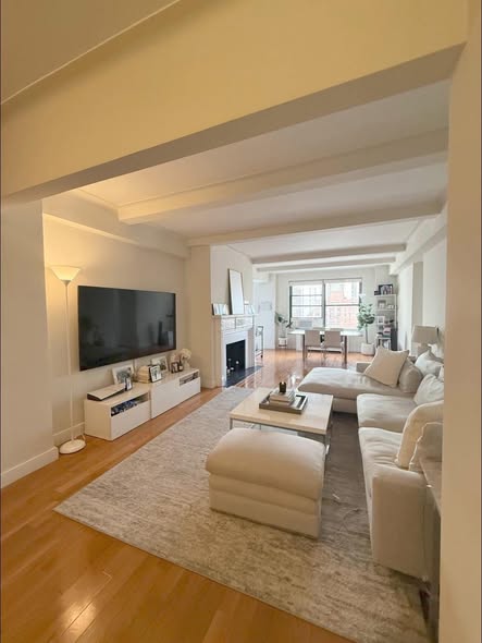 Spacious 1 Bedroom in Doorman Building – Prime Midtown East / Sutton Place