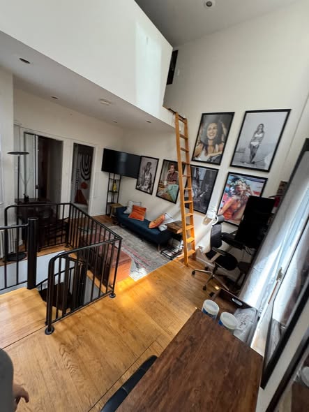 Hi looking for someone to sublet a room for July-September and/or sign a new lease starting  in Octo