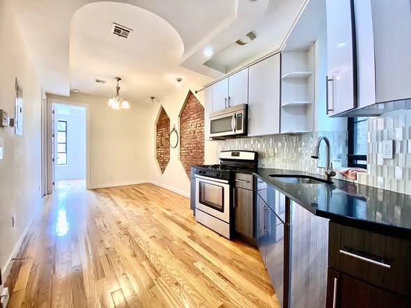 1 Room Available in the Heart of Franklin Ave – Crown Heights