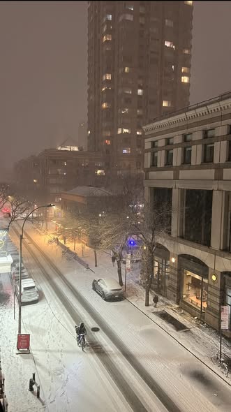 🌇 HELL’S KITCHEN - URGENT Lease Takeover (NOT A SUBLET)— Bedroom for rent in a two bedroom cozy apa