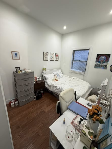 Lease Takeover!! (Murray Hill)*June 1st* (1 year lease)Hi! My roommate is moving out to go to Med sc