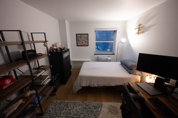 $2.2/LES Master Bedroom SubleaseLooking for sublease -  AVAILABLE dates March 25th thru May 31st (AT