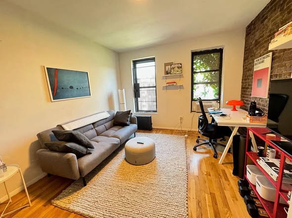 🏡 East Village 1BR Sublease – Available September 15th, with some flexibility.💰 Rent: $2,250/month