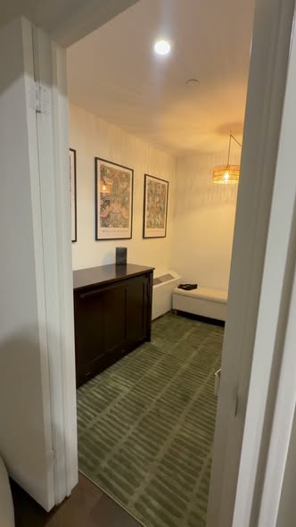 Lease Takeover – Private Room in a 2 Bed, 2 Bath Luxury Apartment | Financial District | Available N