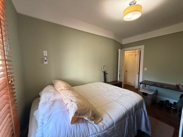 Hi everyone! I’m looking for someone to join our shared apartment in Astoria beginning September 1.