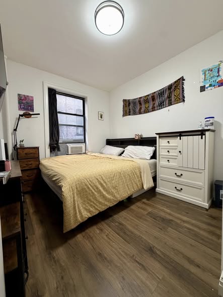 【Summer Sublet in Manhattan 138th street | 6/1–8/1+ | Spacious Master Bedroom】I’m subletting the lar