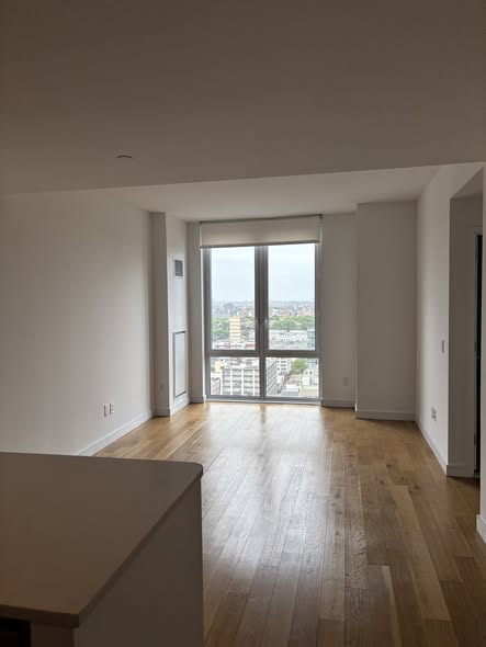 **Last roommate needed!! A room in a flexed 2bedroom 1 bathroom apartment in LIC, with excellent vie