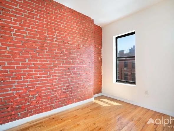 Private Room for Rent – East 110th Street Clean private room with hardwood floors located in a 4th f