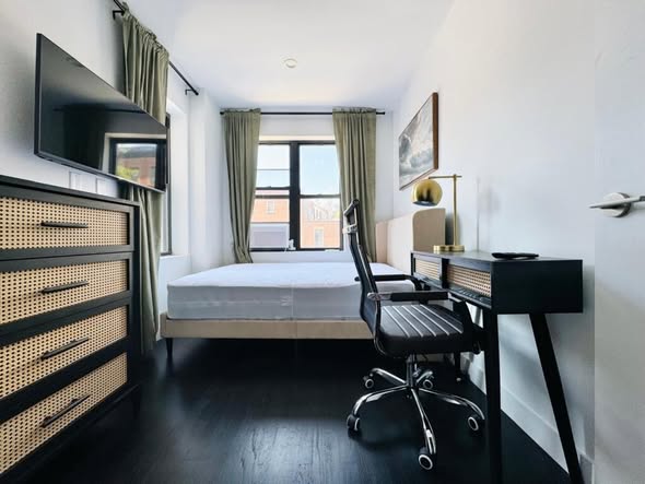 **Furnished Private Bedroom for Sublease – Fort Greene**287 Vanderbilt Ave, Brooklyn NY**Room Code:*