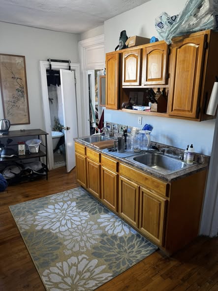 Hi everyone. Moving out early and looking for someone who wants to sublet the remainder of my term (