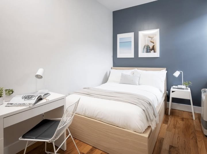 📍Williamsburg - Chambre dispo ✨ 3 chambres🛁 1 salle de bain🚽 2 WC💰 1800 $ / mois📍 Situé sur Mau