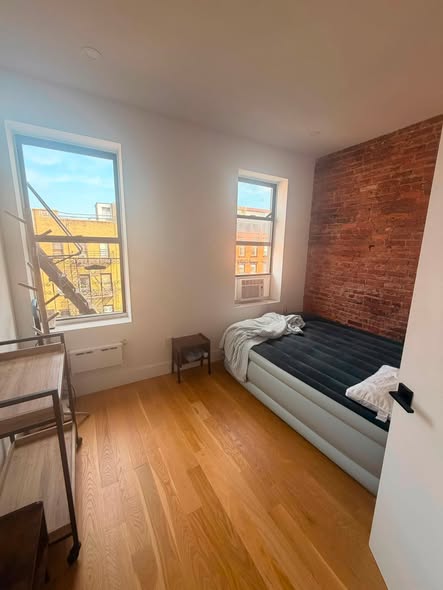 Short term West Village SubleaseMaster bedroom in a 2 bedDates available :August 15-30Rent: $1,650Ap