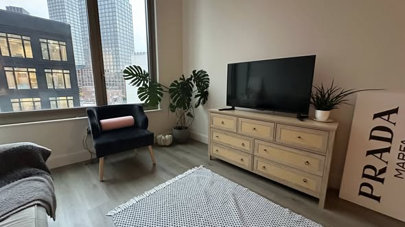 Beautiful fully furnished 1-bedroom apartment in a luxury building at 75 Dupont St (Apt 407), Greenp