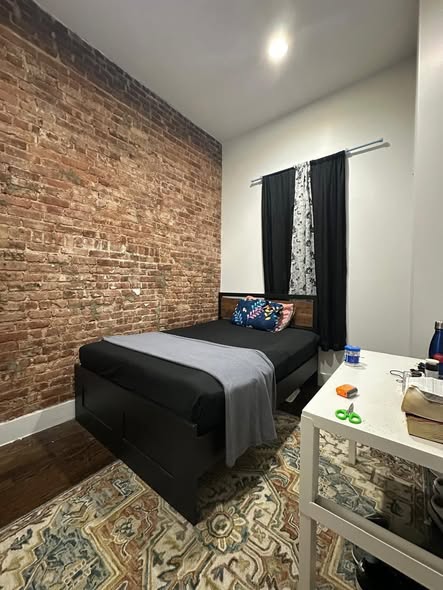 Fully furnished room Available in Spacious 4BR/2BA Apartment