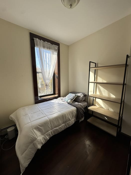 hello! i have a one bedroom sublet available two blocks from the halsey L. laundry one block away, p