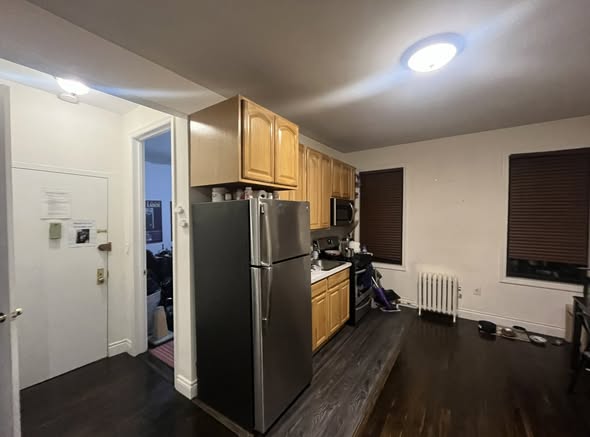 Room available in 2BR apt in Astoria Ditmars