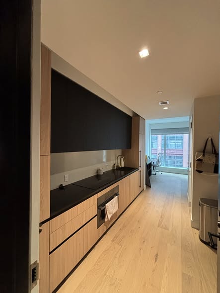 Studio Lease Takeover – Luxury Doorman Building in Midtown | Flexible Start (May 1–June 1)Looking fo