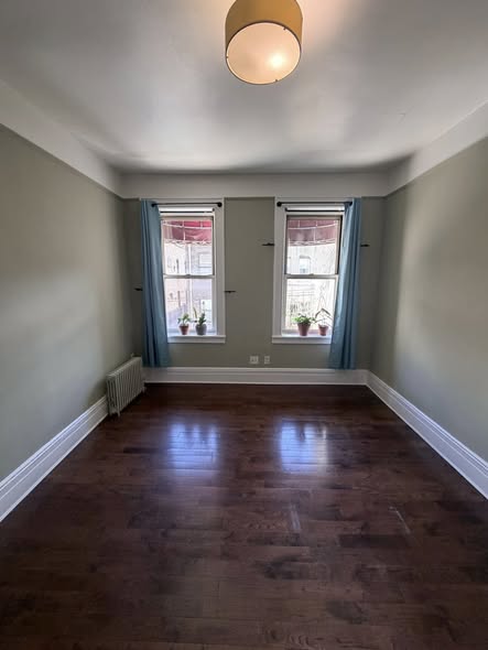 Room Available Now – Astoria – Quiet Professional HouseholdPosting this for someone who’s looking fo