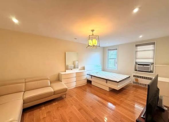 🏡 Move-In Ready 1-Bedroom Apartment in Elmhurst, Queens!Welcome to The Arkansas! This beautiful, mo