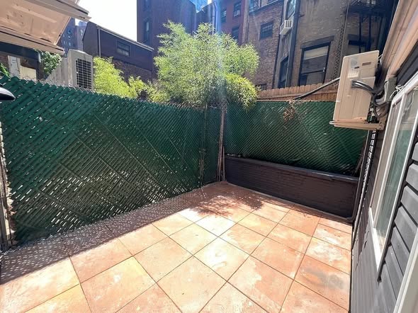 **URGENT! ROOM AVAILABLE STARTING FEB 1!**Hi everyone! I'm subletting my room in a 3BR/2BA apartment