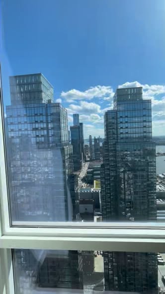 Midtown west luxury building $8176Spacious 2bed 2bath $8176Can be converted into flex 3bed 2bath Mas