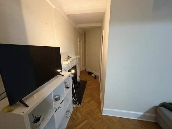 Room for rent in 3B in Midtown 10019Starting March 1, spacious room available for 2050/month. Respec