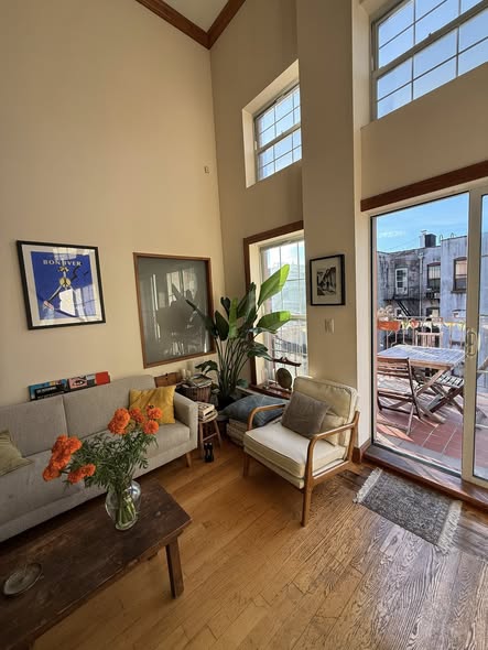 🎄HOLIDAY PRICING🎄HOUSING AVAILABLE – ENTIRE APARTMENT OR ROOM RENTAL – Prime Greenpoint Triplex Pe