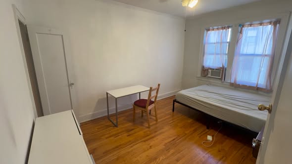 ☀️🌞Sunnyside SubletHi! I’m DJ, a dance teacher/artist looking to sublet a room to another artist he