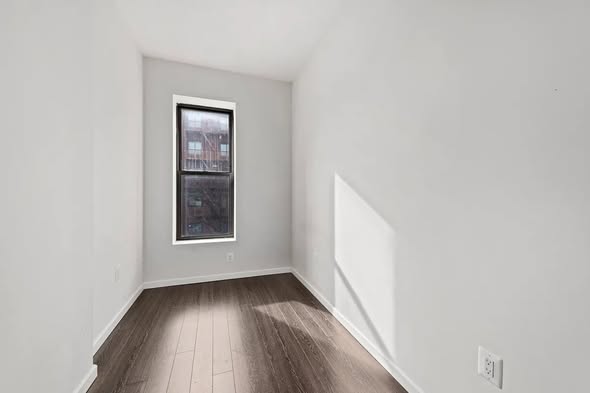 🌿 **$950 Room in Bed-Stuy near the G and A/C — Lease Takeover Starting July 1** 🌿Hi! I'm looking f